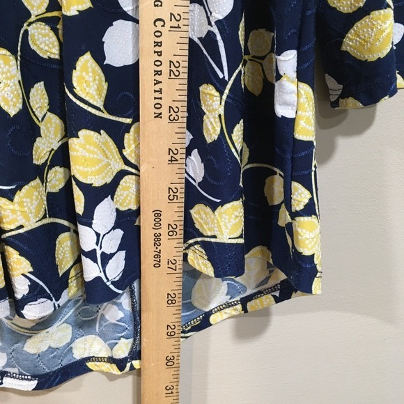 Sami & Jo Dark Floral Pleated Tunic Top Women L Navy Yellow Casual Mature Office - Picture 5 of 11